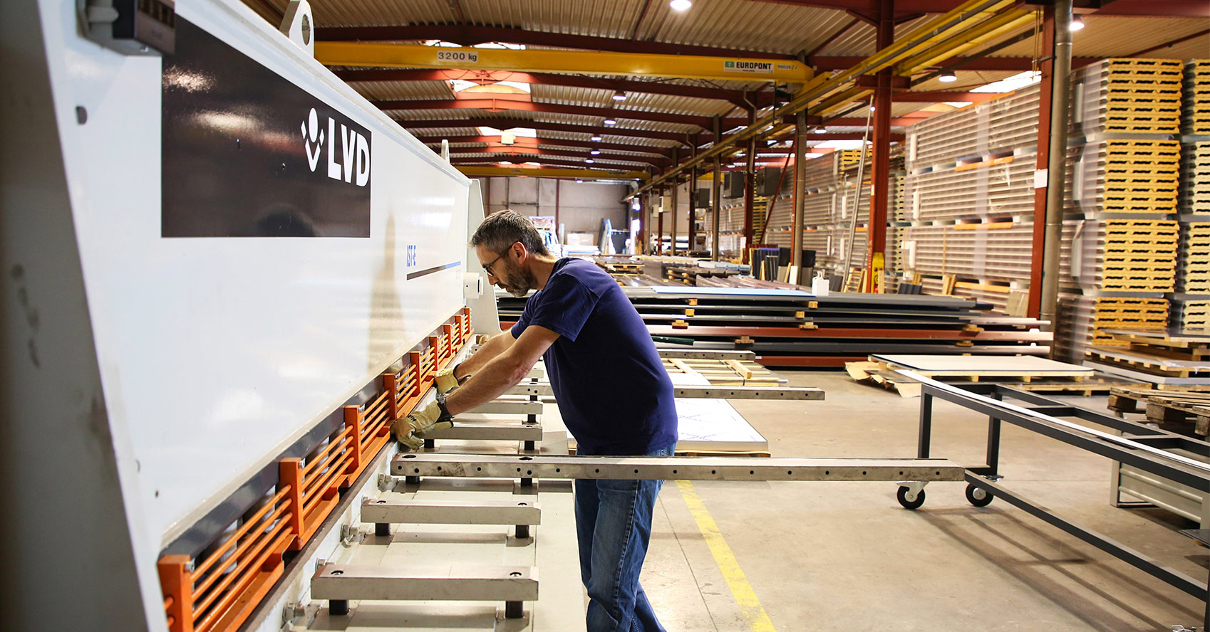 Atelier de pliage Tolganor pour la fabrication de pièces métalliques sur mesure